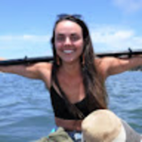 Meet your Posher, Jade - Picture 1 of 1